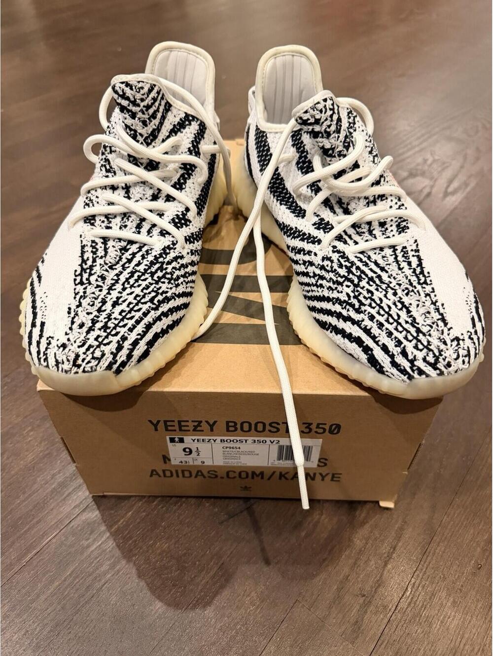 Size 9.5 - adidas Yeezy Boost 350 V2 Low Zebra Lightly Used